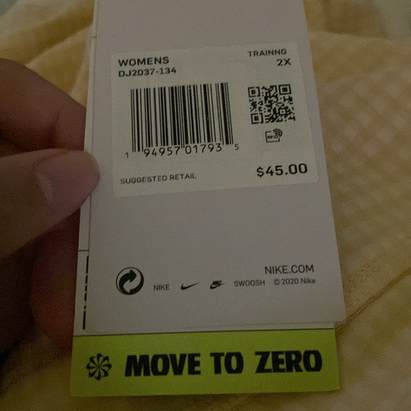 Nike DriFit Yoga Gingham Shorts 2X - Picture 2 of 4